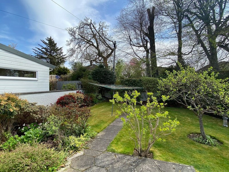 35 Broom Drive, IV2 4EG
