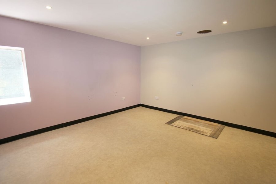 61 High Street, PH21 1HX
