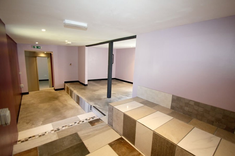 61 High Street, PH21 1HX