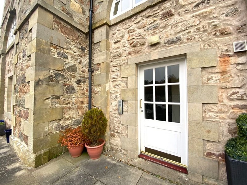 4 Culloden Stables, Barn Church Road, IV2 7WB