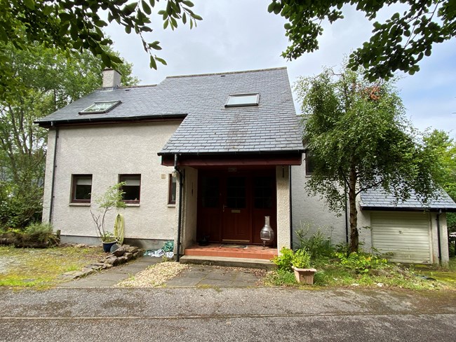 Rossal House, 2 Broomhill, North Road Ullapool IV26 2XL