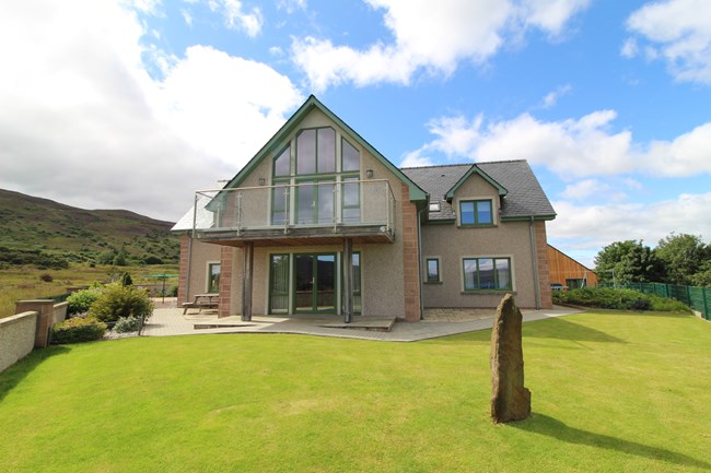 Milovaig, Hedgefield Road, Portree Isle of Skye IV51 9GF