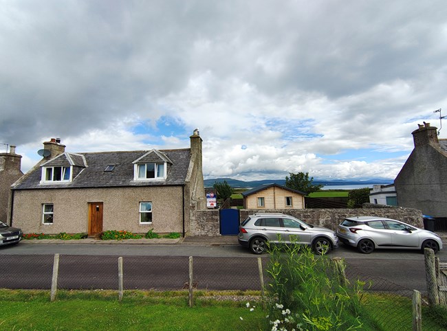 17 Back Street & Chalet, Embo, Dornoch IV25 3PT